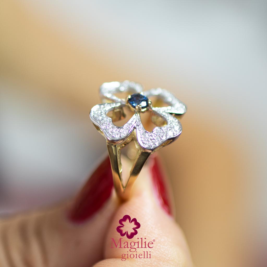 Anello Portafortuna diamanti e zaffiro blu