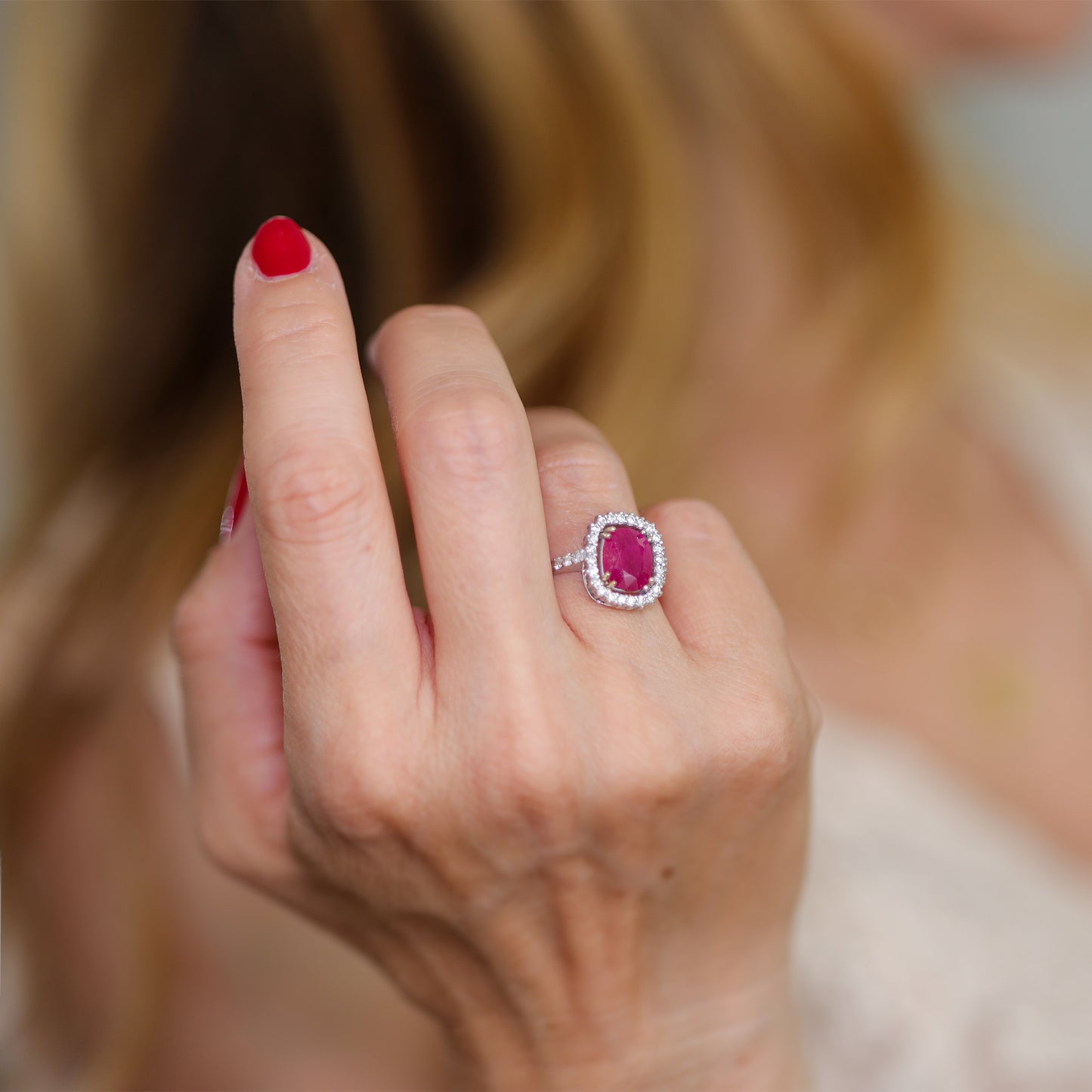 Anello Filo d'Aria Rubino